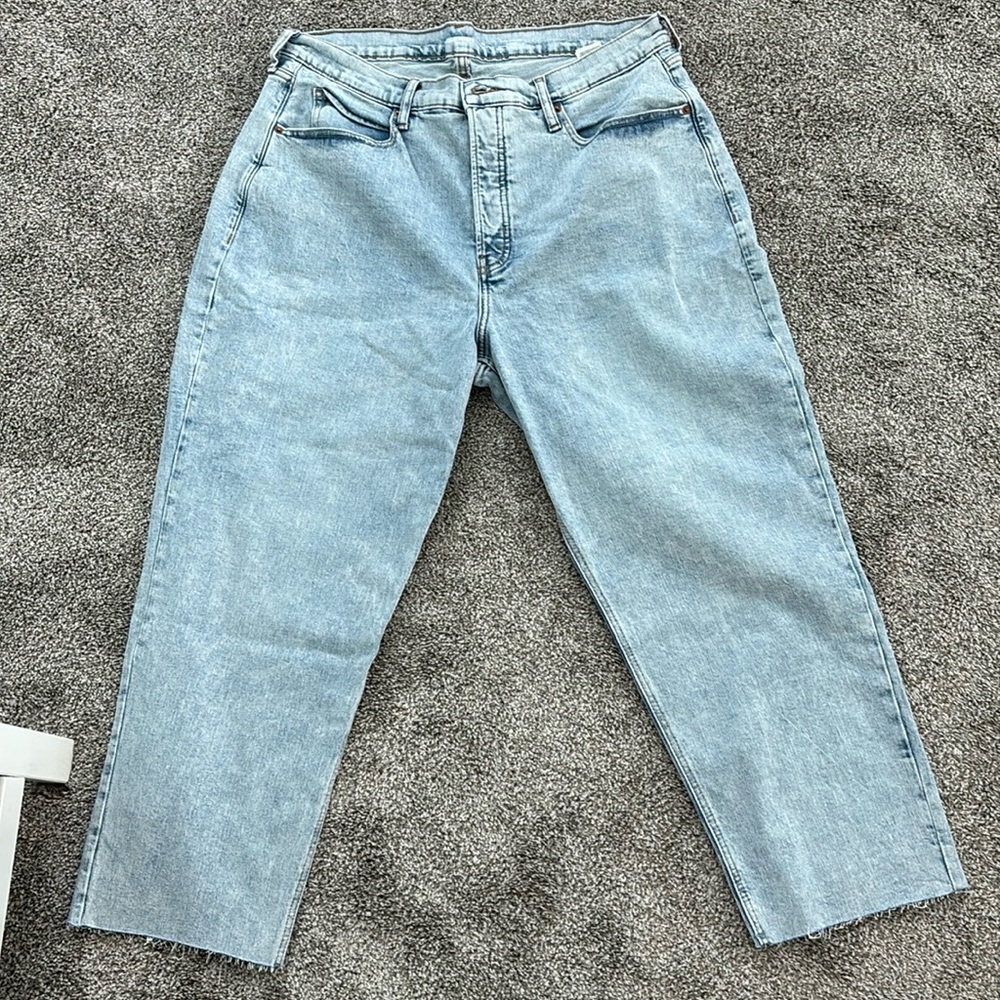 Old Navy Extra High Rise Curvy Sky-Hi Straight Jeans 18 Petite